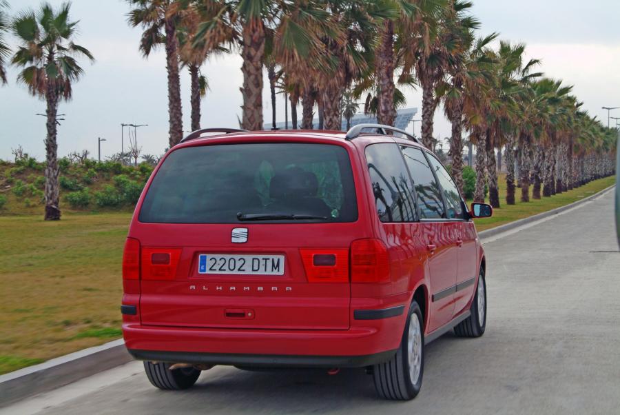  Seat Alhambra 2006 года  (фото 5 из 8)